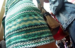 Big-eyed babe in the fitting room shook her pussy and took her cheek
