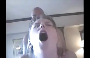 Arabka with big tits came to mate to a European lover