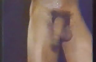 Pikaper spread a young bitch on blowjob and sex on the street